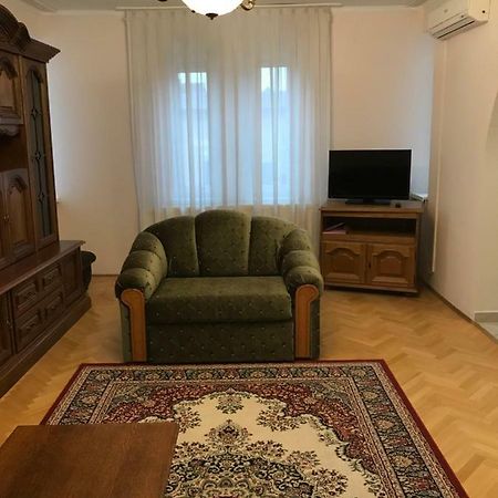 Gabor Pal 1 Apartman 2 Szoba Dunafoldvar Eksteriør billede